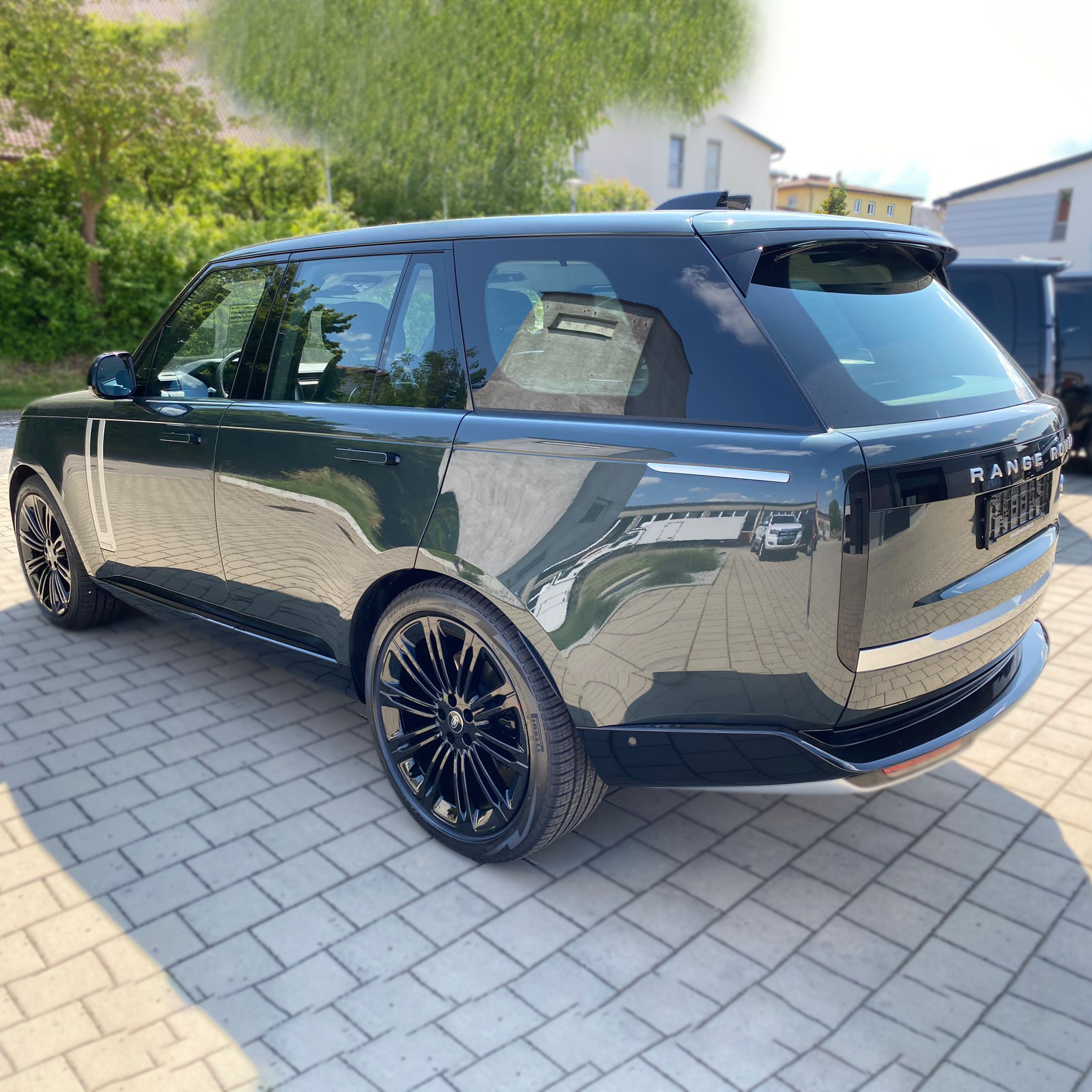 Land Rover Range Rover D350 First Edition